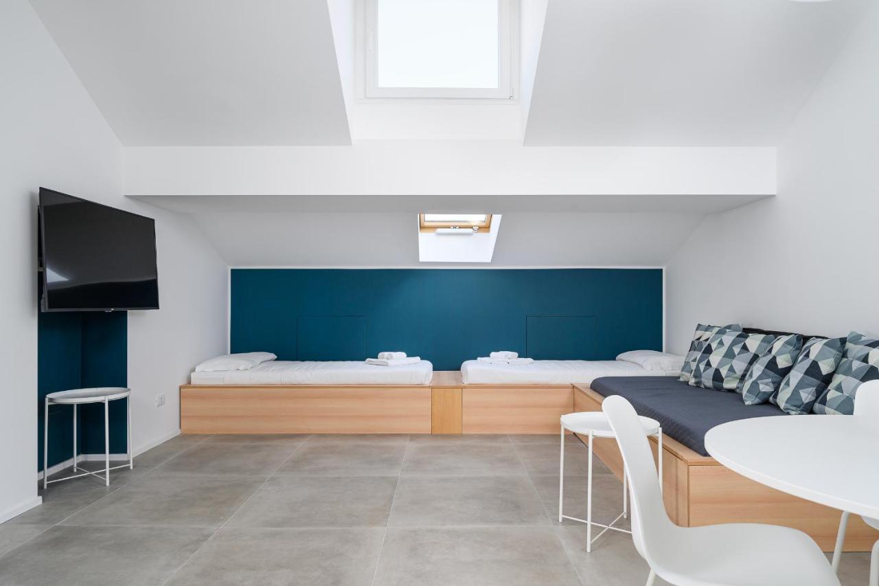 Design Attic Porta Venezia Centrale 65M2 - Self Check-In Милан Экстерьер фото