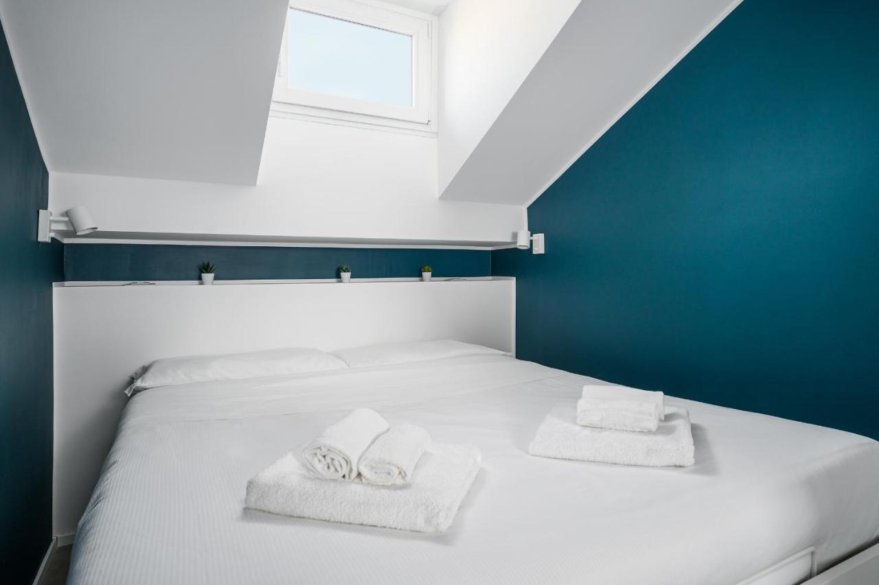 Design Attic Porta Venezia Centrale 65M2 - Self Check-In Милан Экстерьер фото