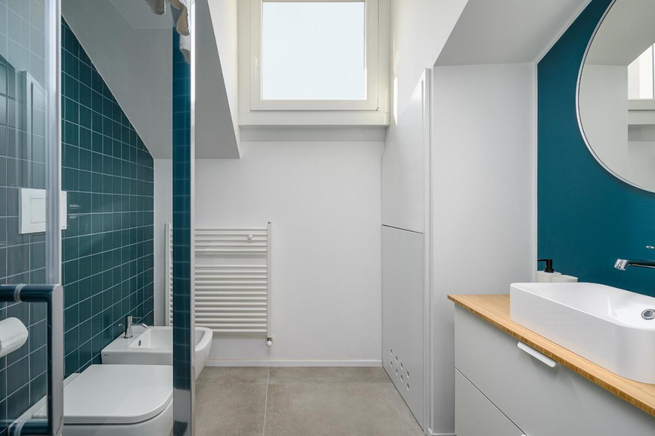 Design Attic Porta Venezia Centrale 65M2 - Self Check-In Милан Экстерьер фото